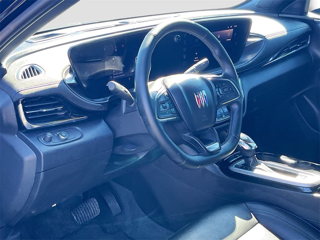 Used 2025 Buick Envista Sport Touring w/ Experience Buick Package image 9