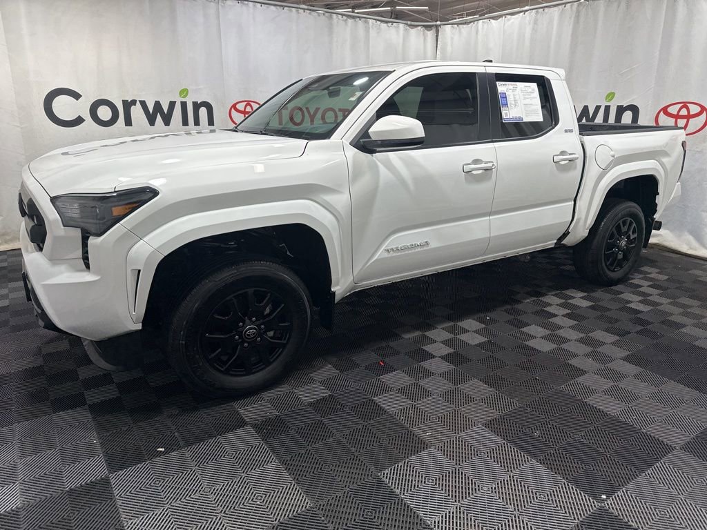 Used 2024 Toyota Tacoma SR5 AWD/4WD image 4