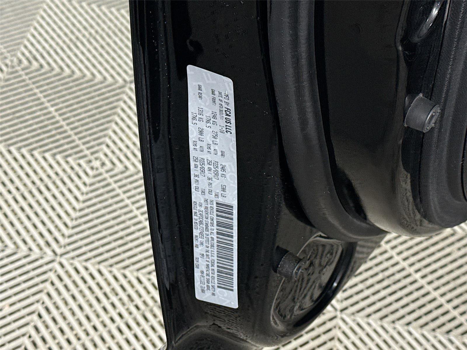 Used 2018 Dodge Journey SE w/ Blacktop Package FWD image 21