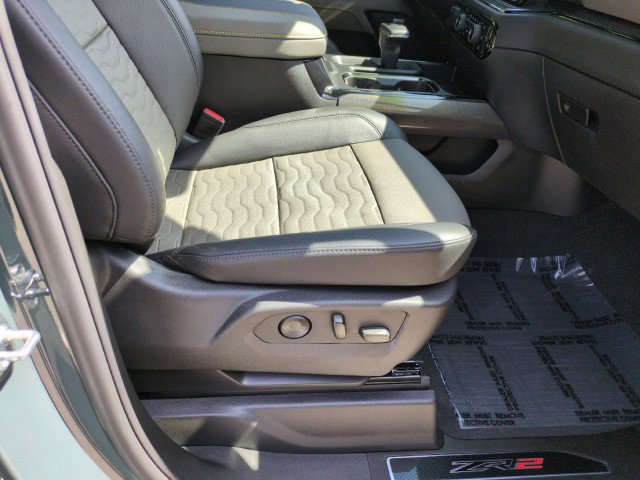 Used 2025 Chevrolet Silverado 1500 ZR2 w/ Technology Package image 53