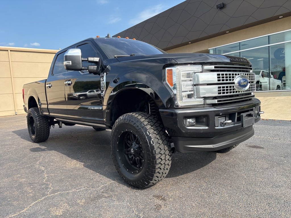 Used 2019 Ford F250 Platinum w/ Platinum Ultimate Package AWD/4WD image 3