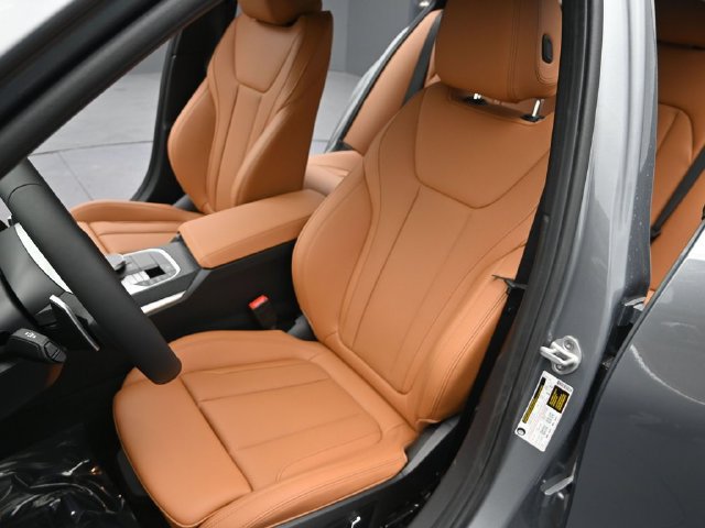 New 2026 BMW 330i Sedan w/ M Sport Package RWD image 13