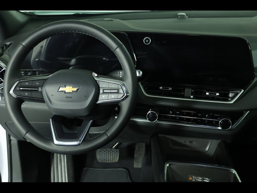 Used 2026 Chevrolet Equinox LT w/ Convenience Package II image 16