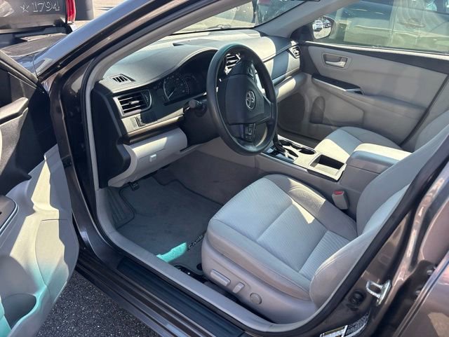 Used 2015 Toyota Camry LE FWD image 7