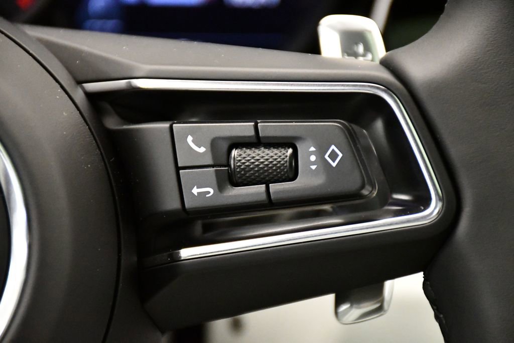 Certified 2025 Porsche Macan image 29