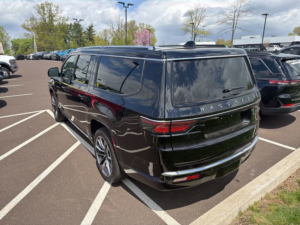 Used 2024 Jeep Wagoneer L Series III w/ Premium Group I image 3