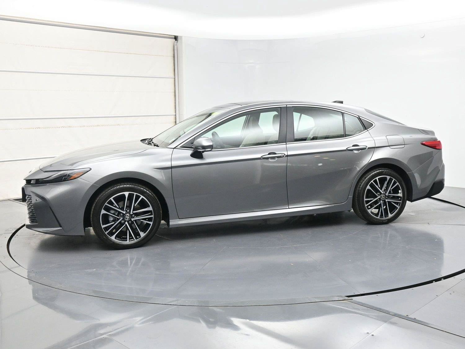 Used 2025 Toyota Camry XLE w/ Premium Plus Package AWD/4WD image 23