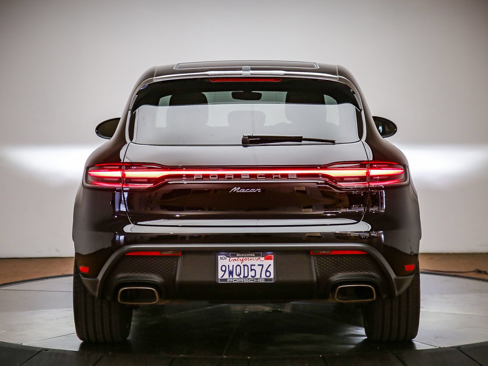 Certified 2026 Porsche Macan AWD/4WD image 6