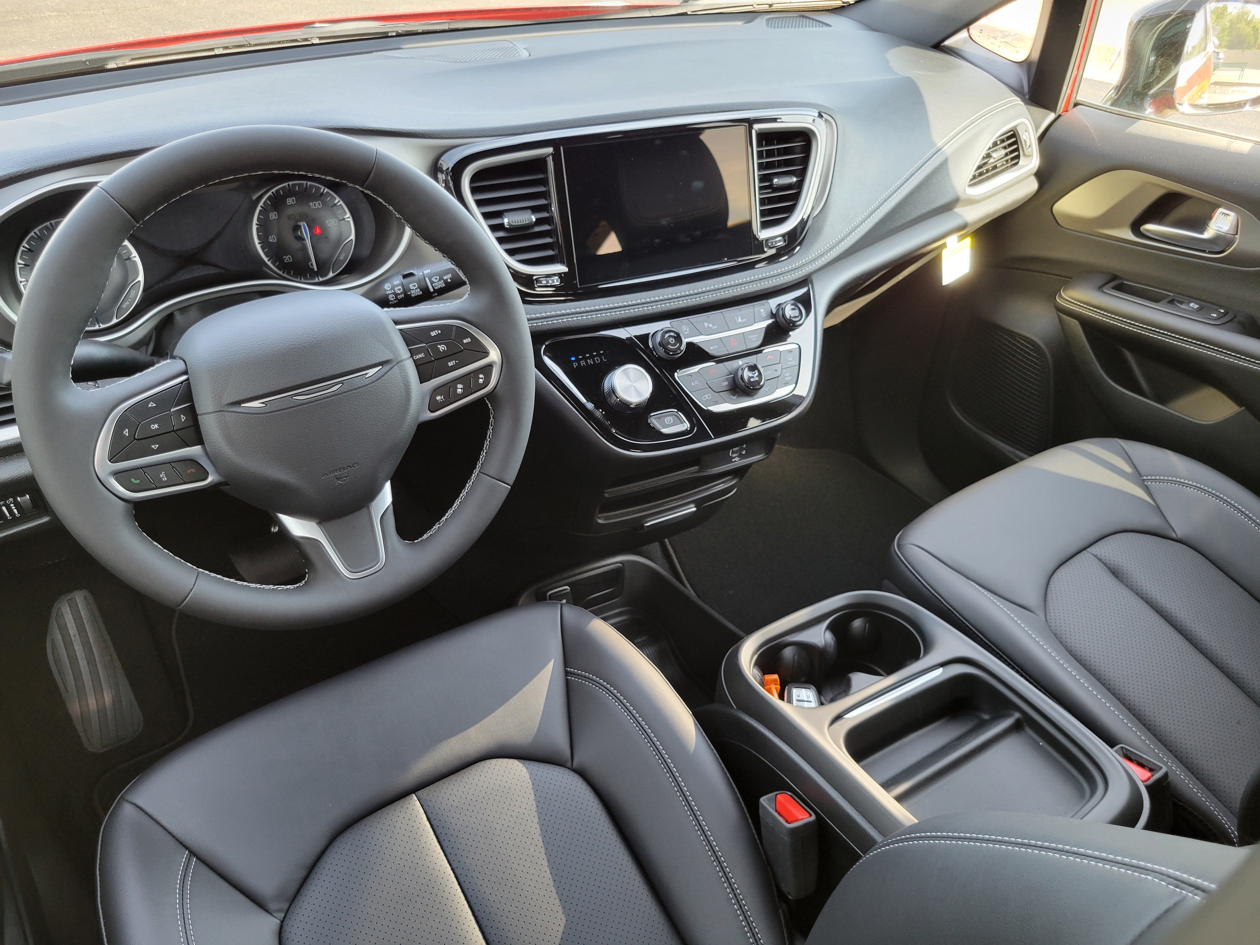 New 2027 Chrysler Pacifica Select FWD image 16