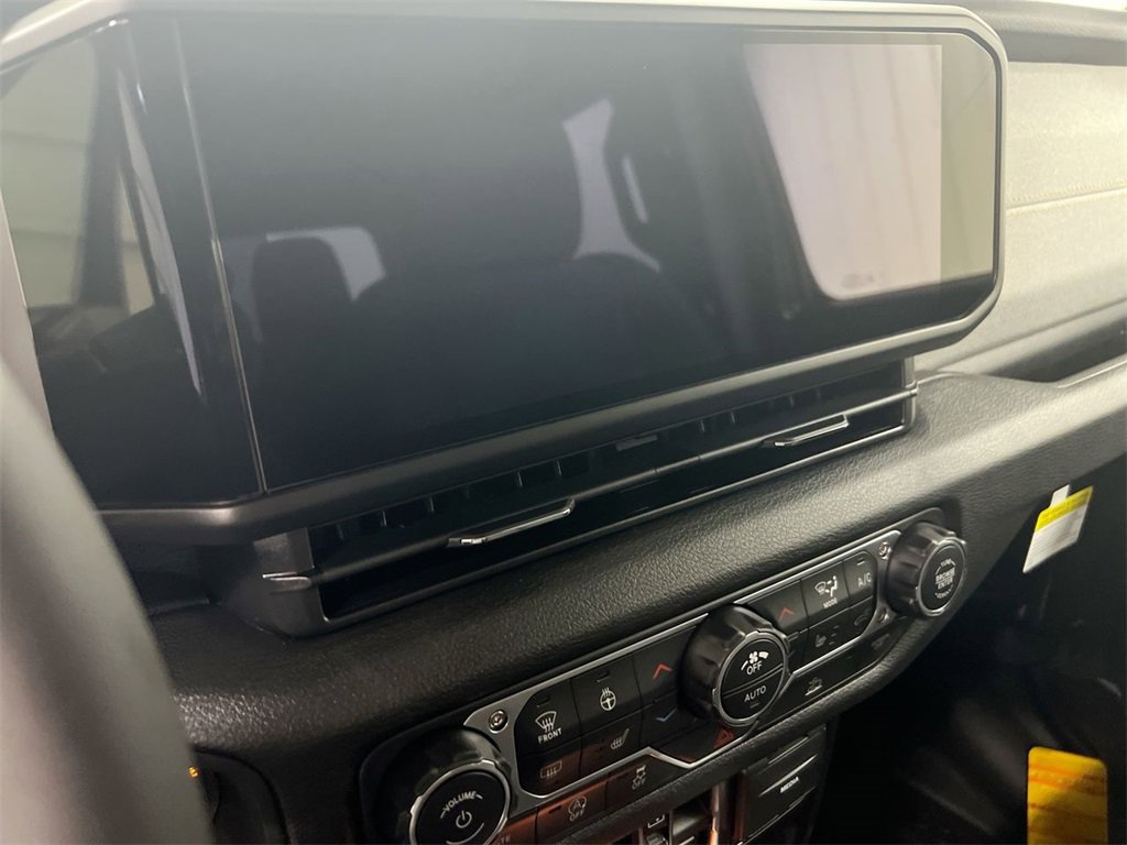 New 2026 Jeep Gladiator Sport image 12