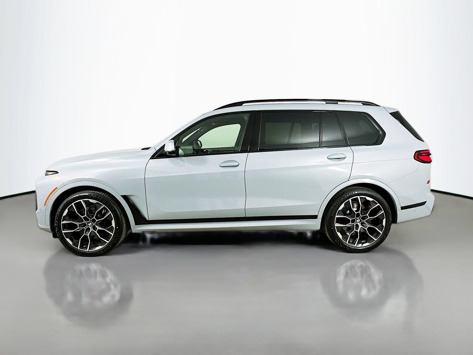 New 2027 BMW X7 xDrive40i w/ Executive Package AWD/4WD image 8