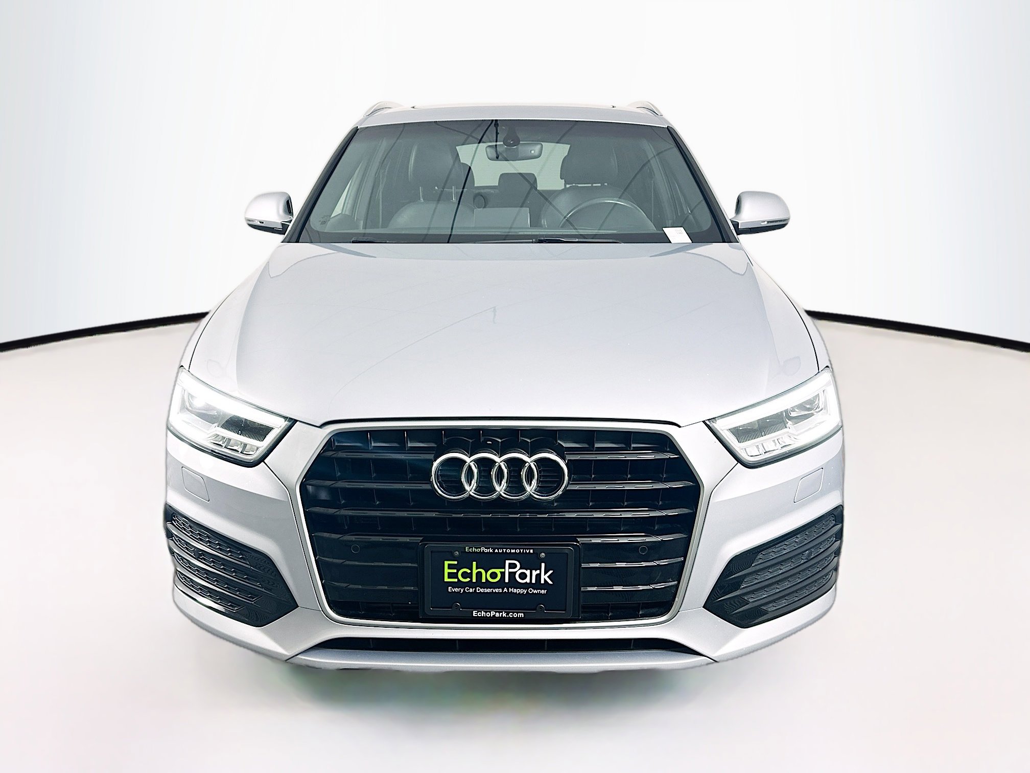 Used 2018 Audi Q3 2.0T Premium Plus w/ Premium Plus Package FWD image 2