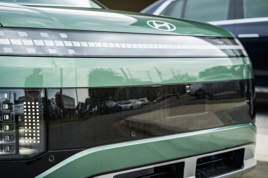 New 2026 Hyundai Ioniq 9 SEL image 11