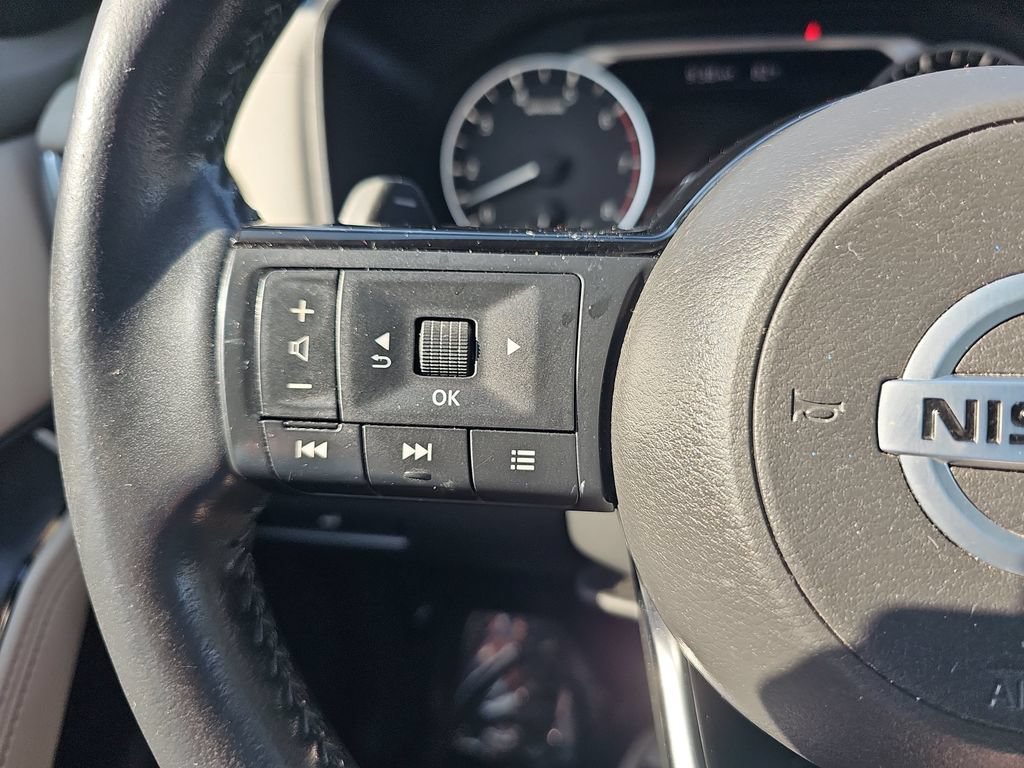 Used 2021 Nissan Rogue SV w/ Premium Package FWD image 17