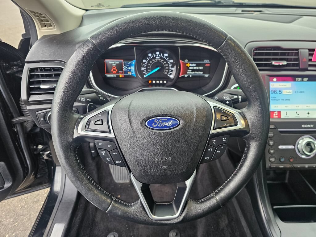 Used 2017 Ford Fusion Titanium AWD/4WD image 21