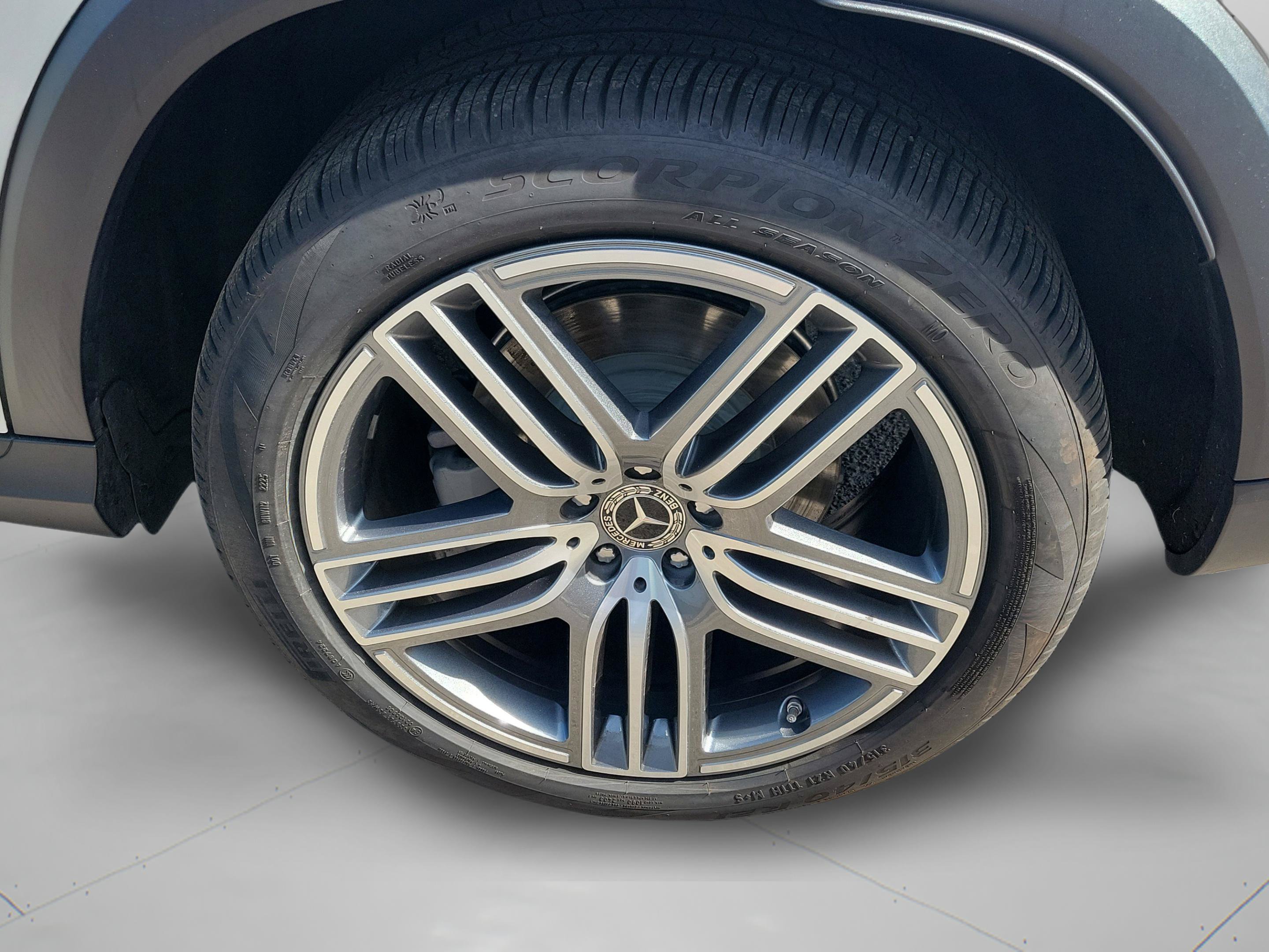 Certified 2026 Mercedes-Benz GLS 450 4MATIC image 29