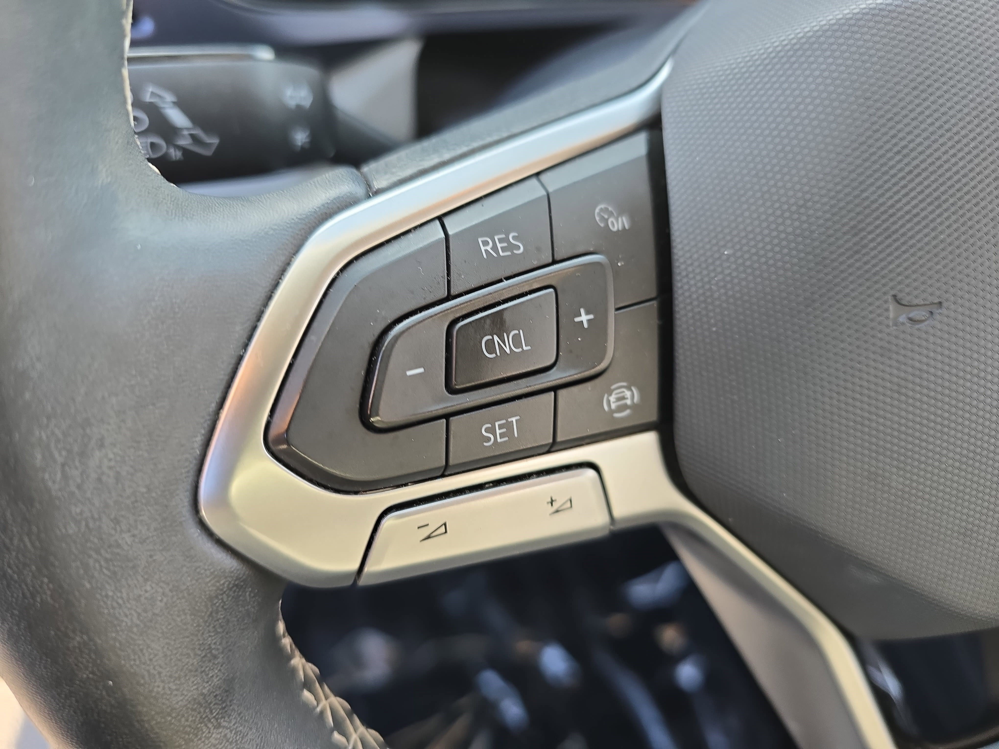 Used 2022 Volkswagen Taos SE image 17