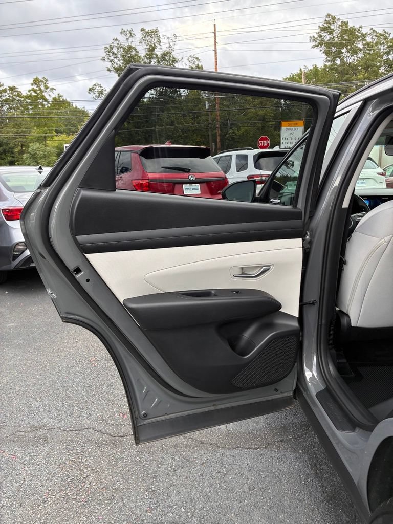 Used 2025 Hyundai Tucson SEL AWD/4WD image 24