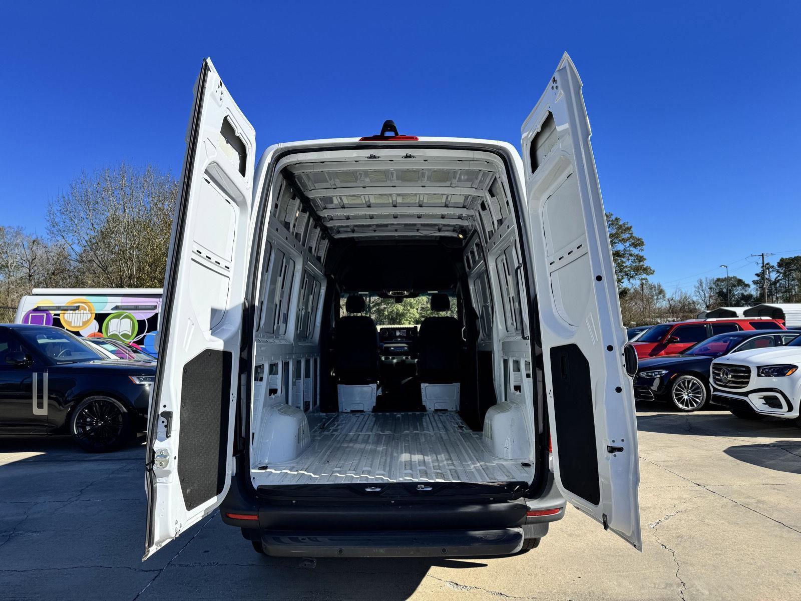 Used 2025 Mercedes-Benz Sprinter 2500 image 23