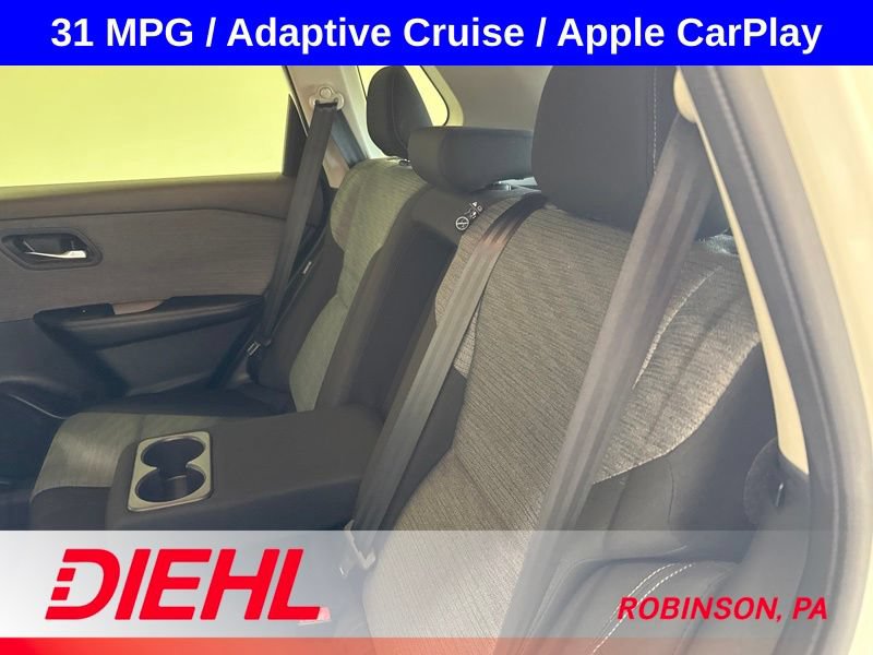 Used 2023 Nissan Rogue SV AWD/4WD image 16