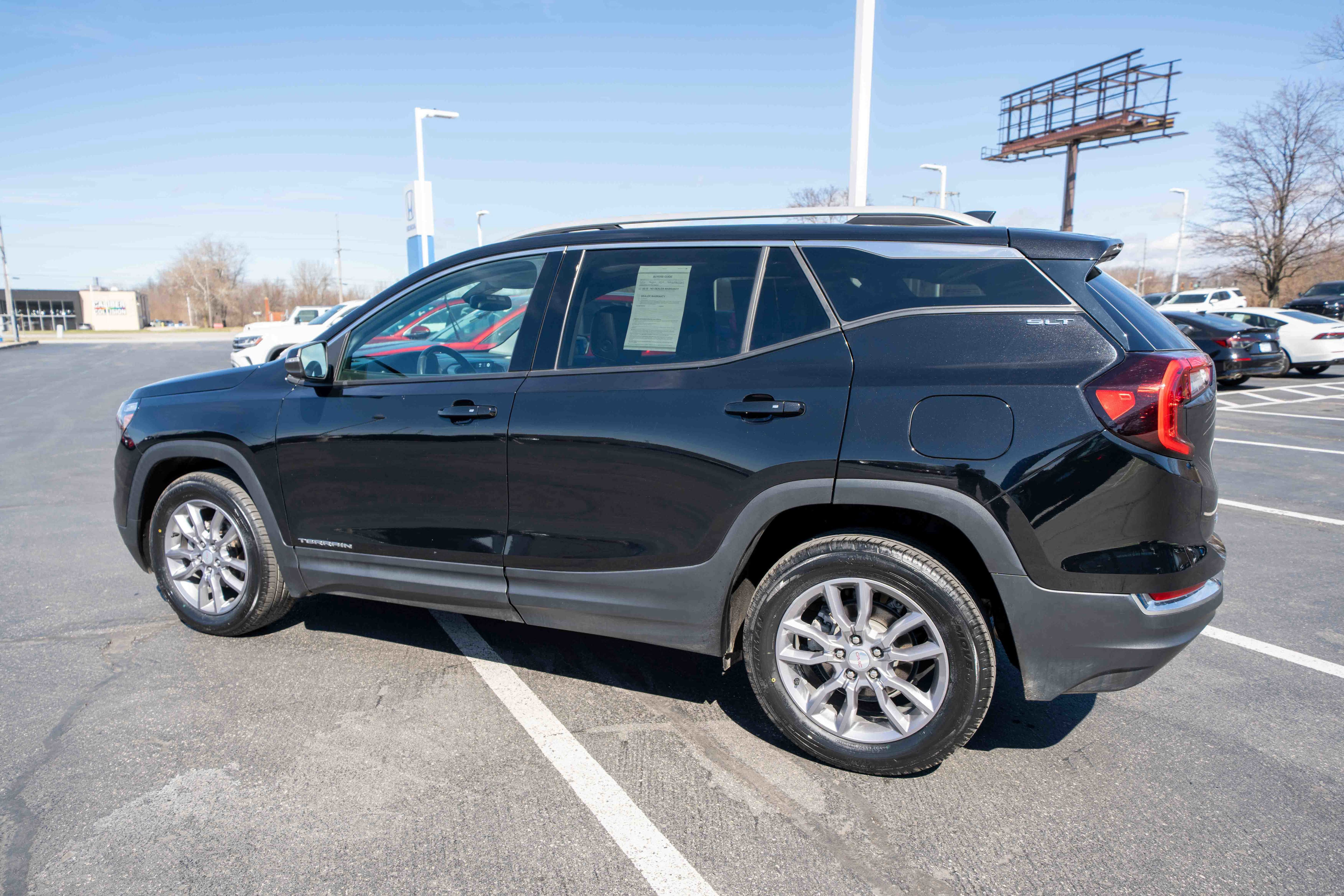 Used 2022 GMC Terrain SLT image 4