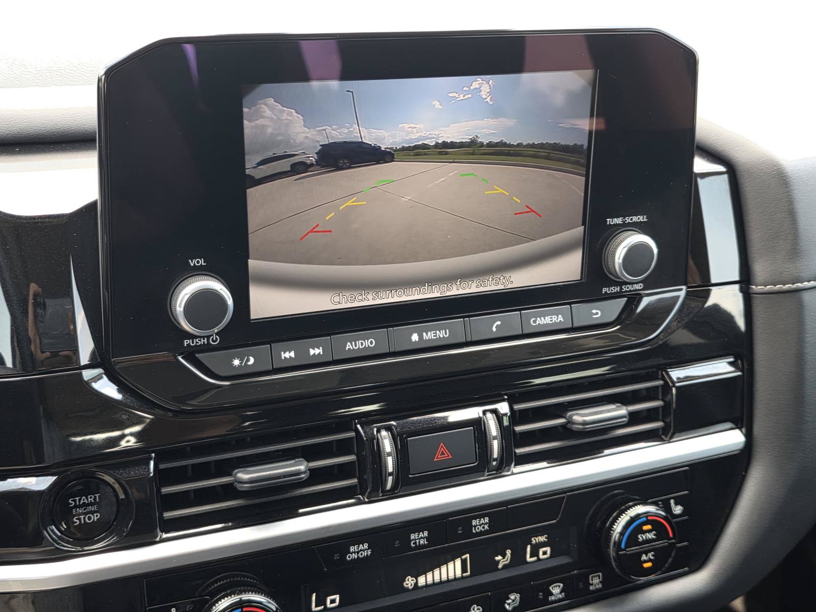 Used 2025 Nissan Pathfinder SV w/ SV Premium Package FWD image 27