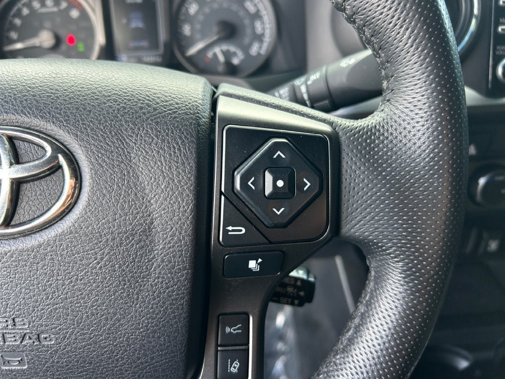 Used 2021 Toyota Tacoma TRD Off-Road AWD/4WD image 16