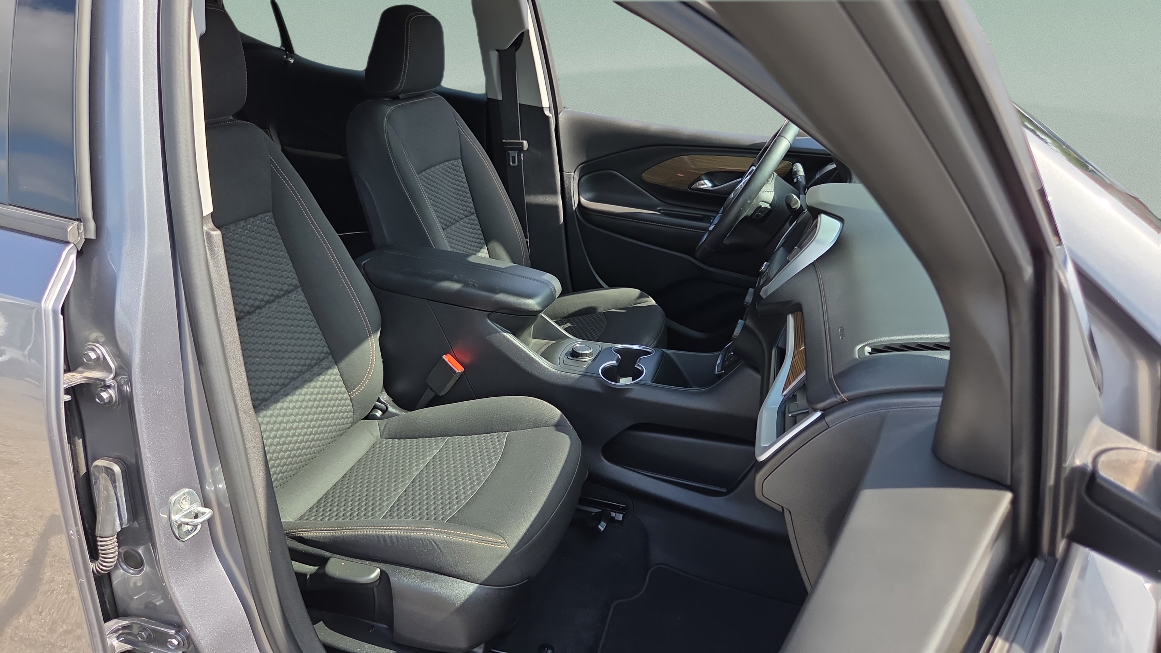 Used 2020 GMC Terrain SLE FWD image 15