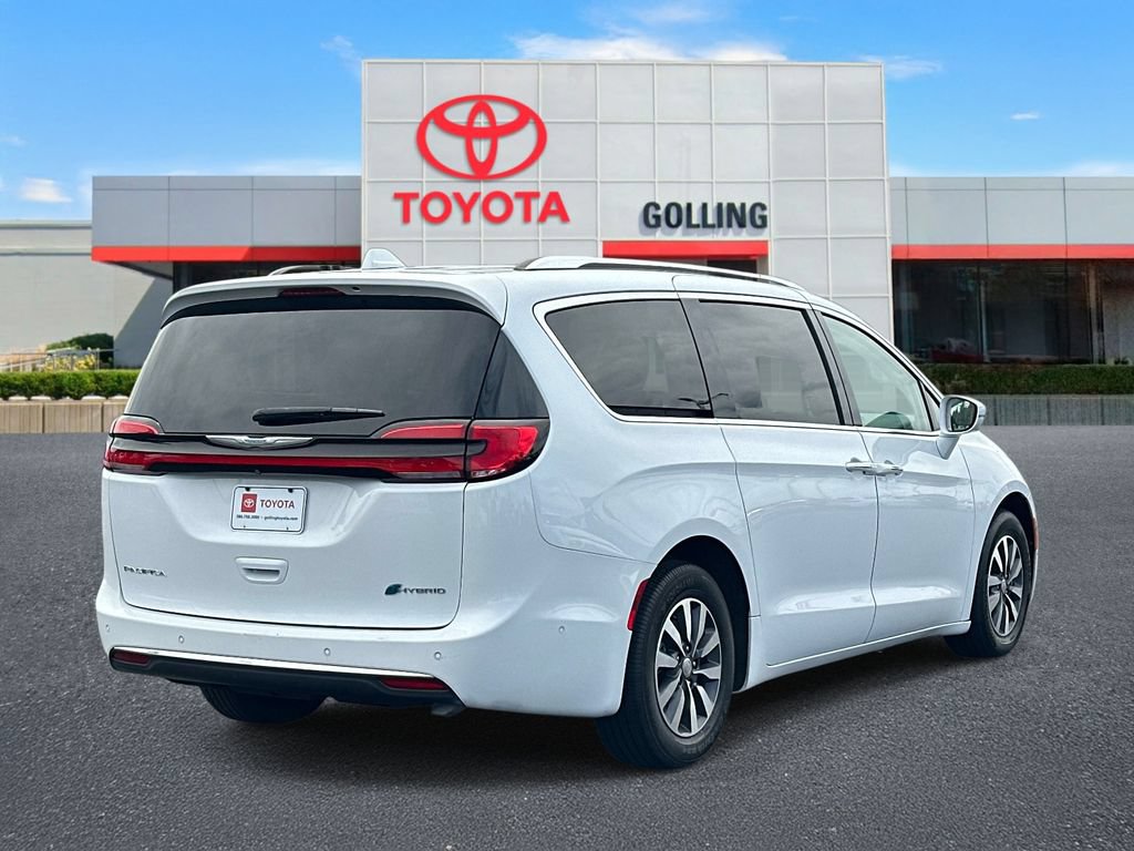 Used 2021 Chrysler Pacifica Touring-L FWD image 5