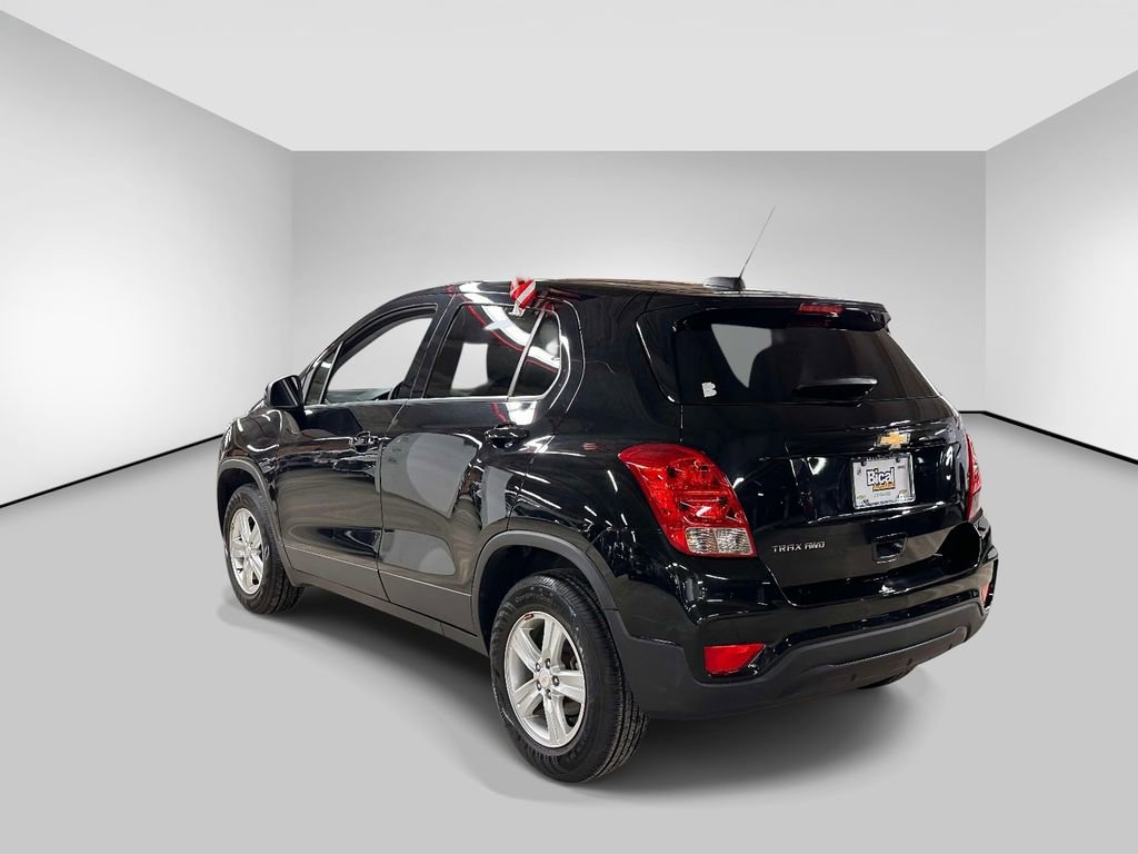 Used 2022 Chevrolet Trax LS w/ Tint and Cruise Package AWD/4WD image 3