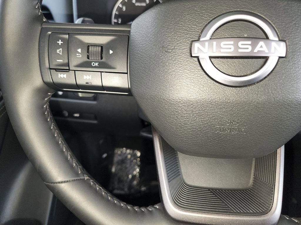 Used 2025 Nissan Rogue SV AWD/4WD image 23
