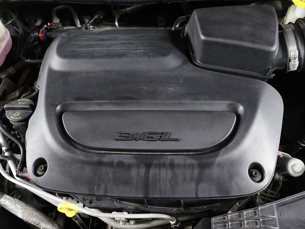 Used 2023 Chrysler Pacifica Touring-L FWD image 19