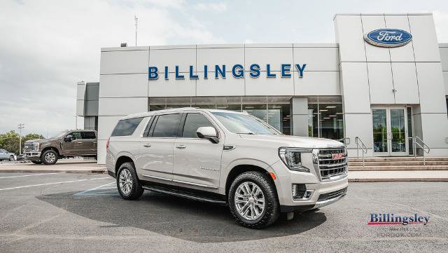 Used 2023 GMC Yukon XL SLT AWD/4WD image 1