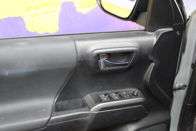 Used 2021 Toyota Tacoma TRD Sport AWD/4WD image 13