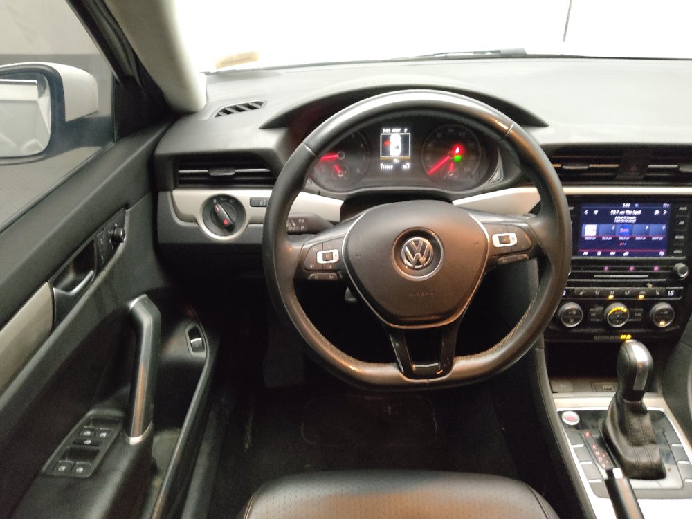 Used 2022 Volkswagen Passat 2.0T SE FWD image 22