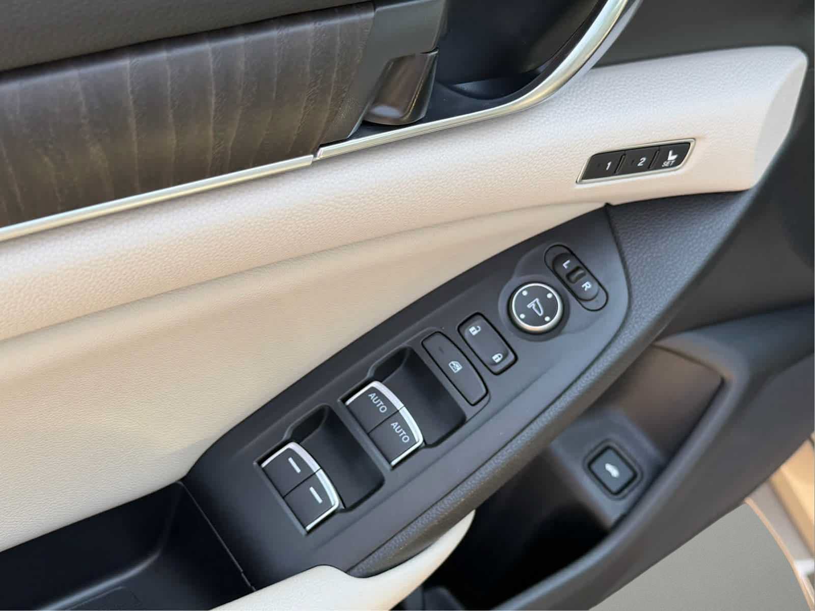Used 2019 Honda Accord EX-L image 13