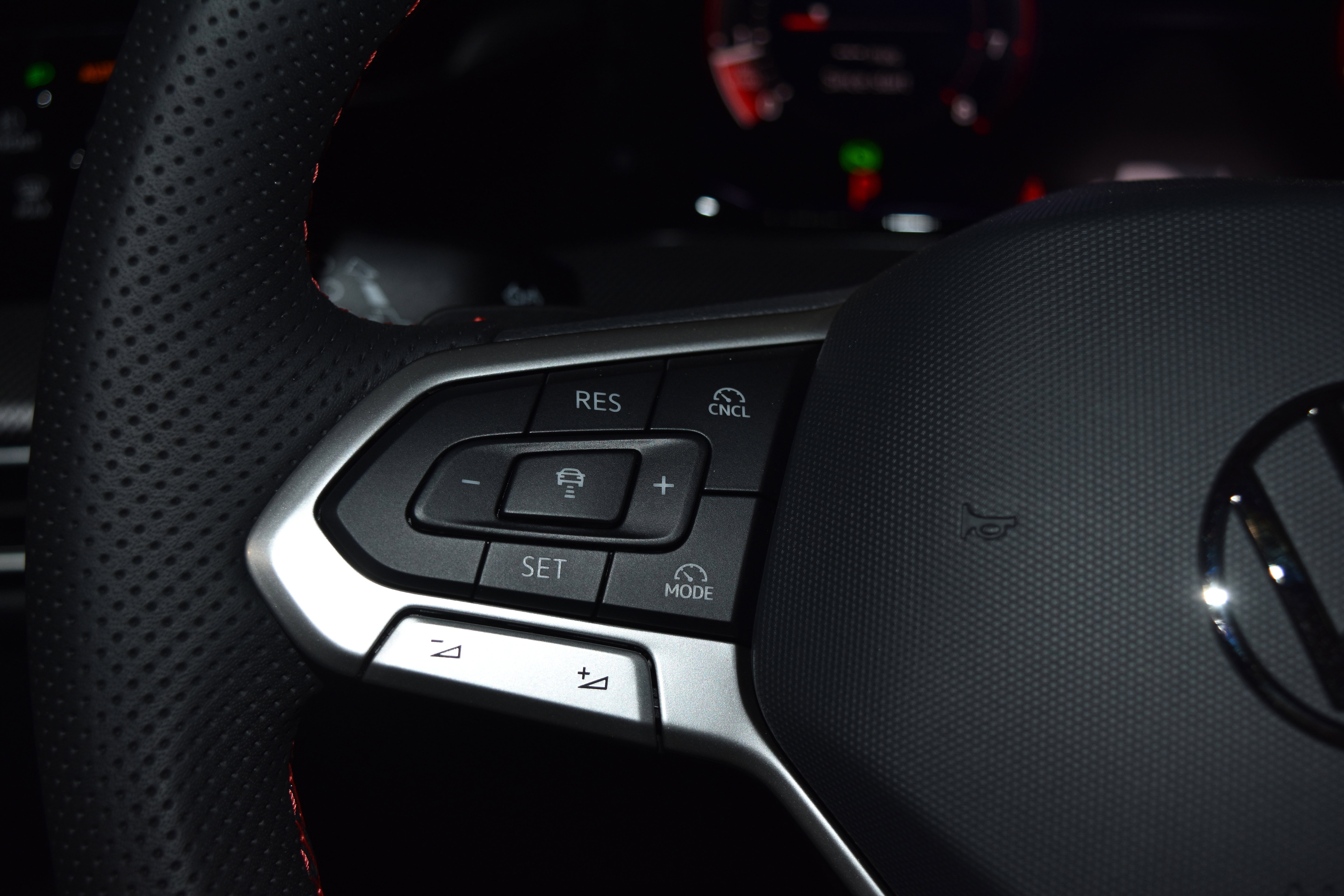 New 2025 Volkswagen GTI SE image 6