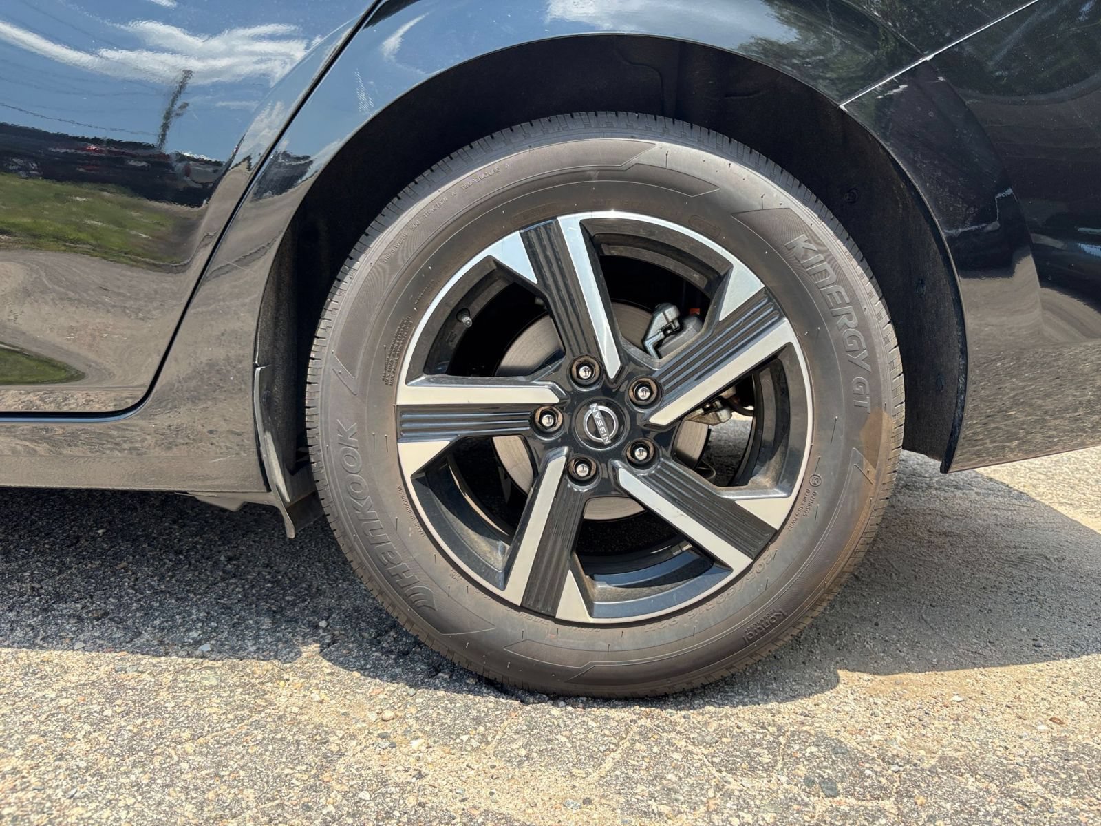 Used 2025 Nissan Sentra SV FWD image 25