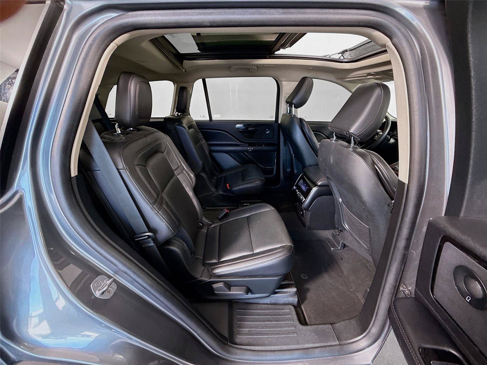 Used 2023 Lincoln Aviator Reserve AWD/4WD image 26