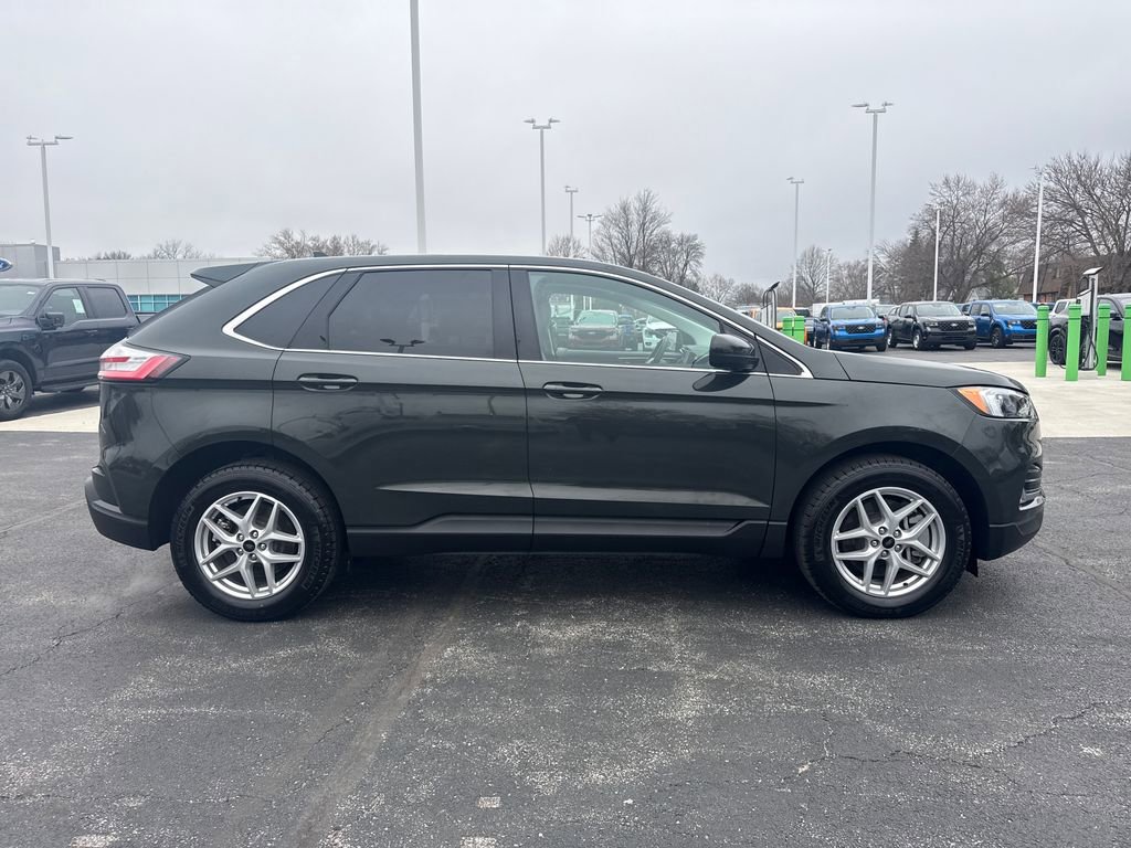 Used 2024 Ford Edge SEL w/ Convenience Package image 6