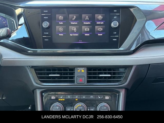 Used 2022 Volkswagen Taos SEL w/ Panoramic Sunroof Package image 27