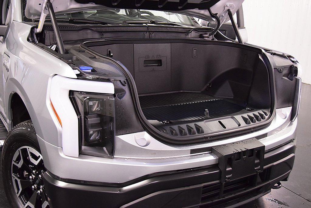 Used 2023 Ford F150 Lightning Pro image 36