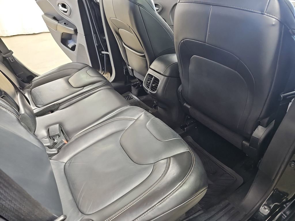 Used 2016 Jeep Cherokee Limited AWD/4WD image 14