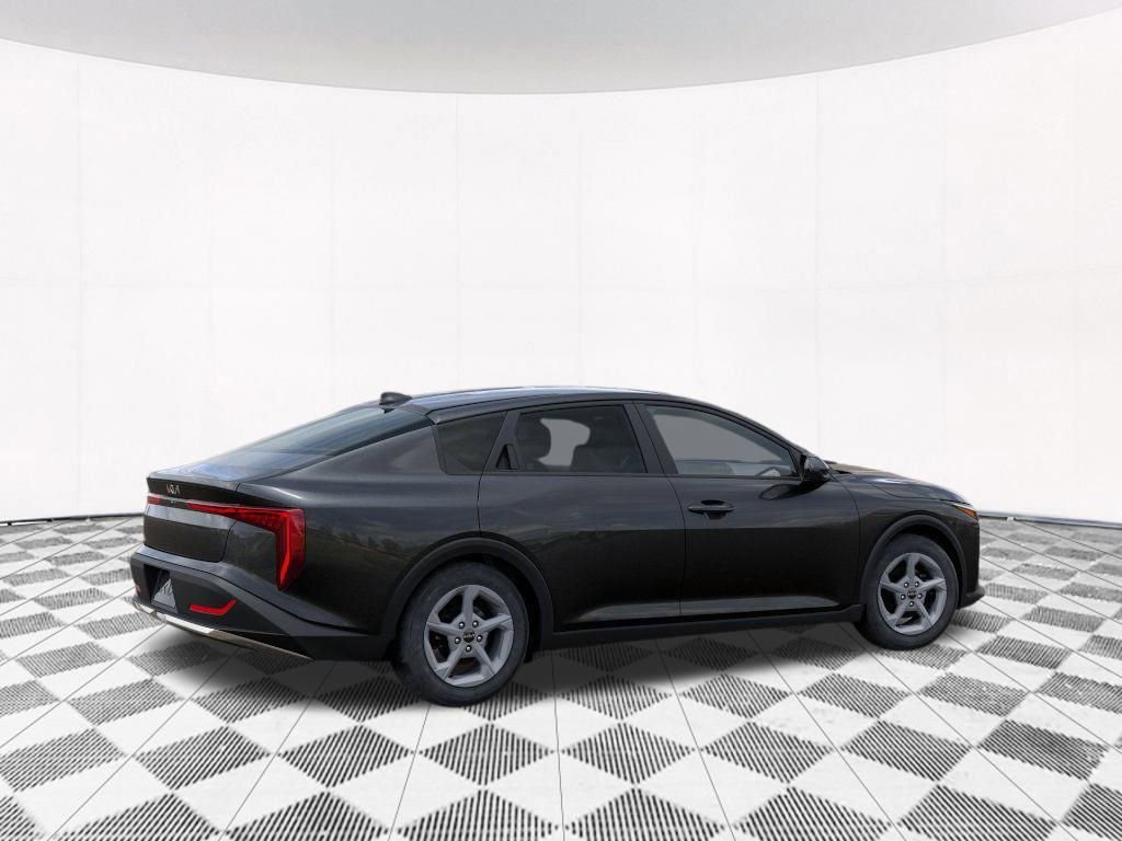 Used 2025 Kia K4 LXS image 7