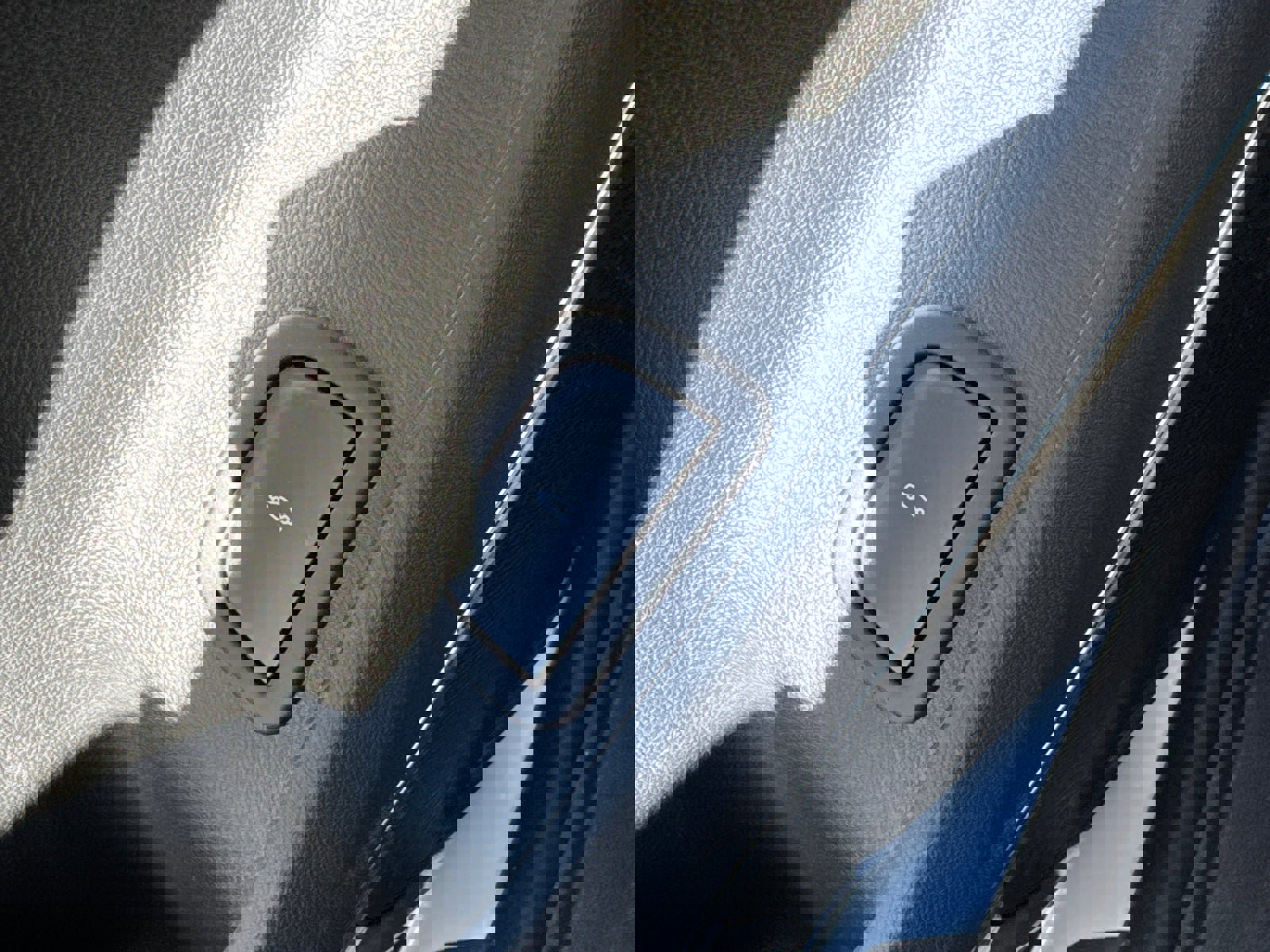 Used 2025 GMC Acadia Denali w/ Super Cruise Package image 28