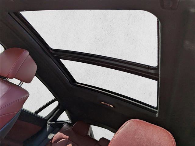 Used 2022 BMW X6 xDrive40i w/ Executive Package image 15