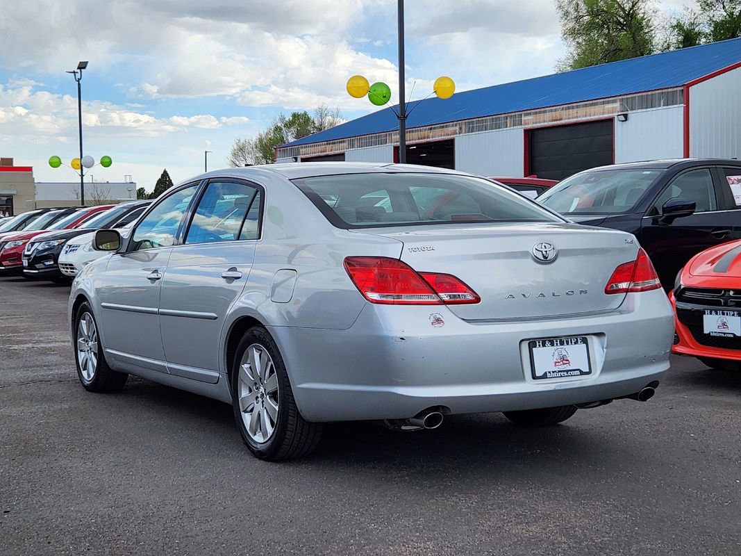 Used 2005 Toyota Avalon XLS FWD image 9