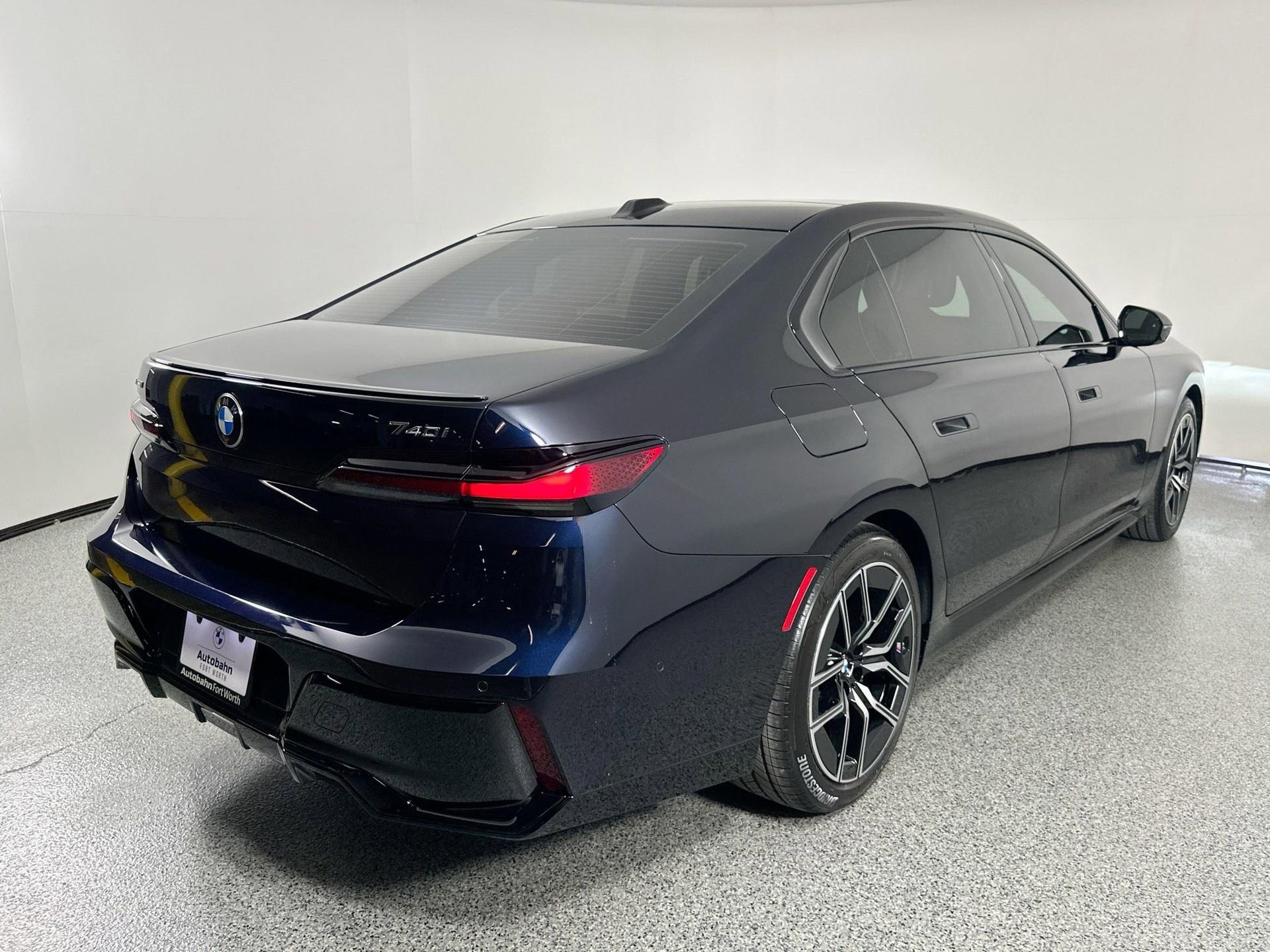 New 2025 BMW 740i xDrive w/ Premium Package image 4