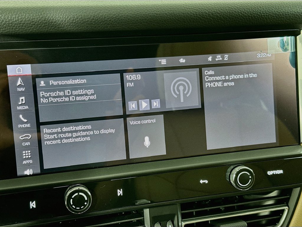 Certified 2026 Porsche Macan AWD/4WD image 15