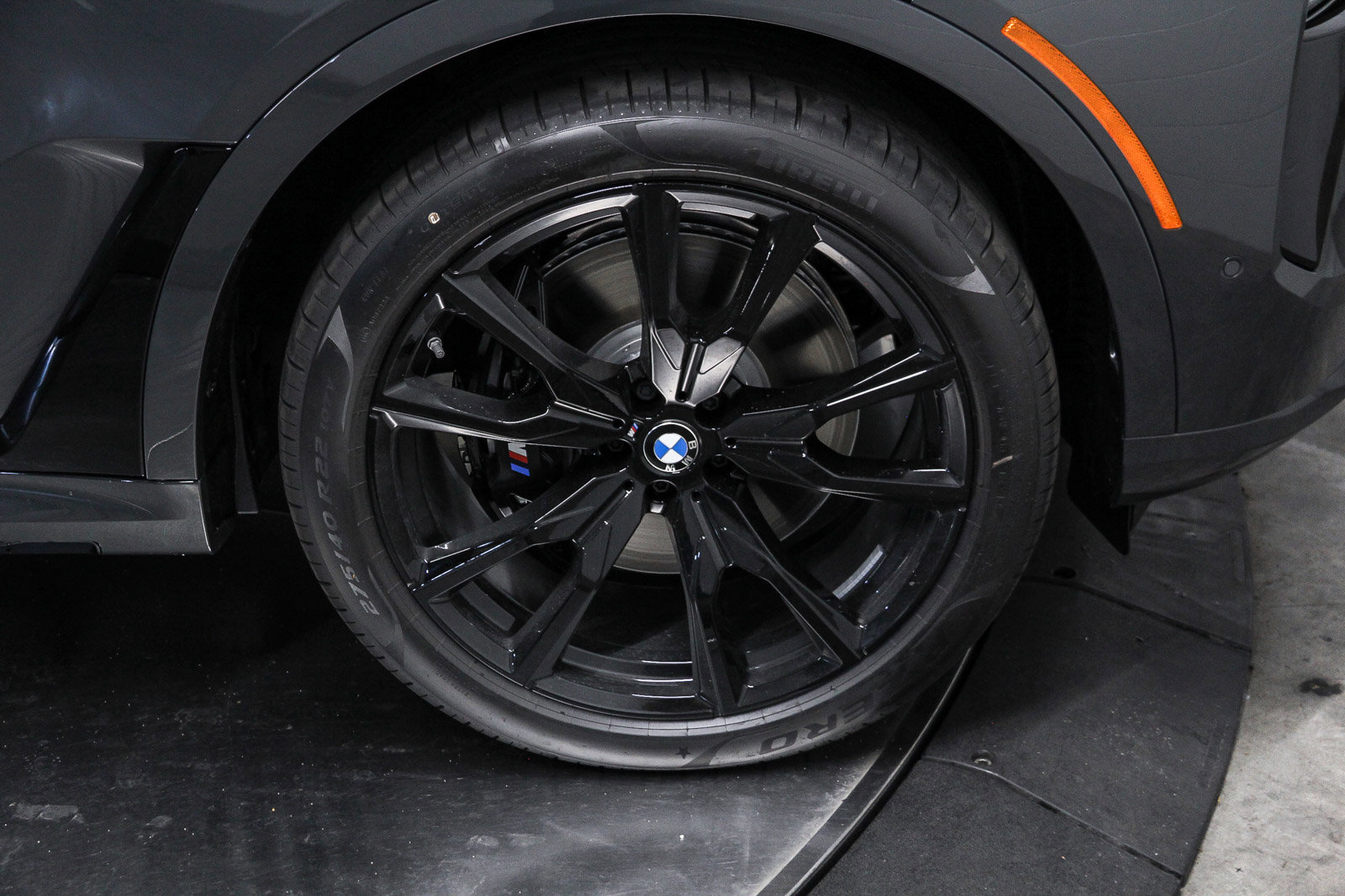 New 2026 BMW X7 M60i image 9